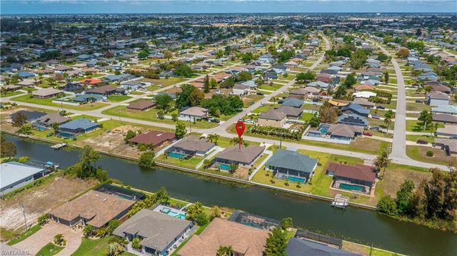 910 SW 12th TER, Cape Coral, FL 33991