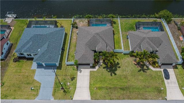 910 SW 12th TER, Cape Coral, FL 33991