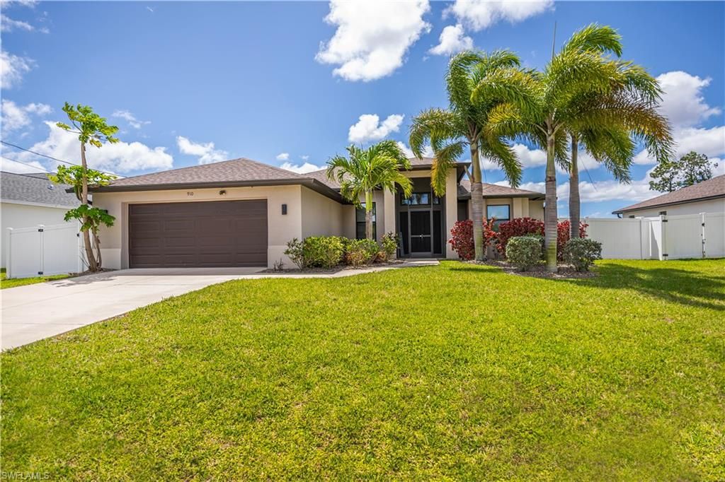 910 SW 12th TER, Cape Coral, FL 33991