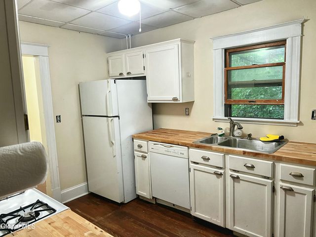 14 Bleeker Avenue, Troy, NY 12180