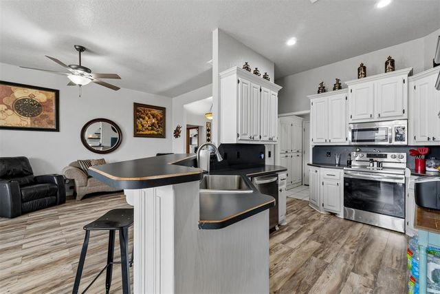 616 Madeline Lane, Moore, OK 73160