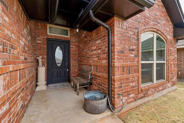 616 Madeline Lane, Moore, OK 73160