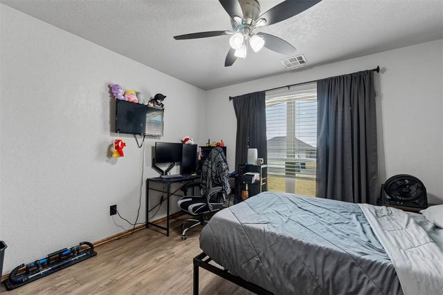 616 Madeline Lane, Moore, OK 73160