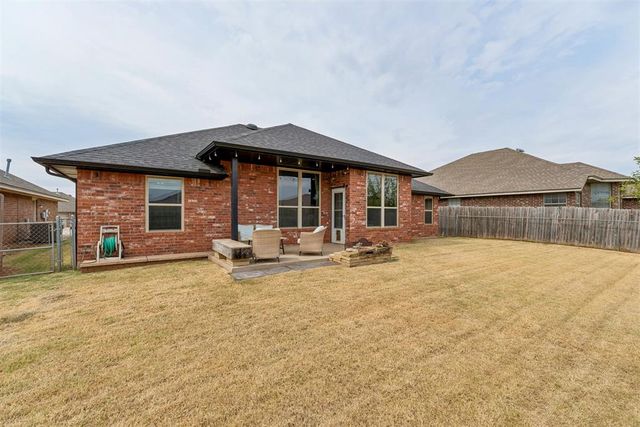 616 Madeline Lane, Moore, OK 73160
