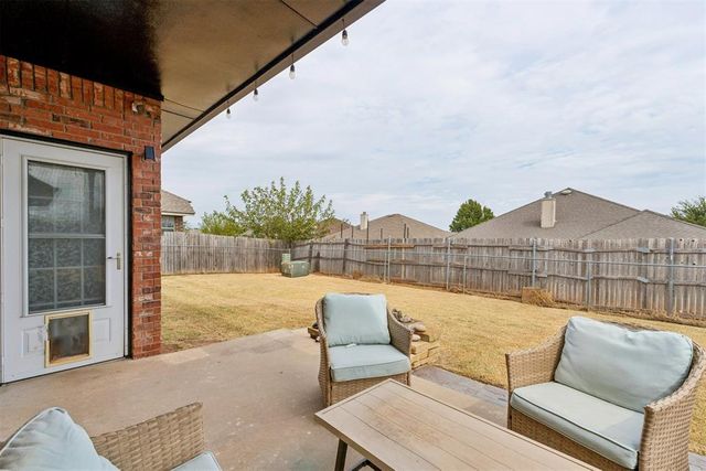 616 Madeline Lane, Moore, OK 73160