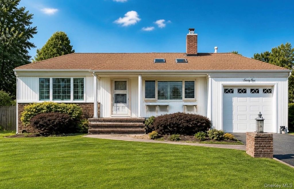 21 Gary Road, Syosset, NY 11791