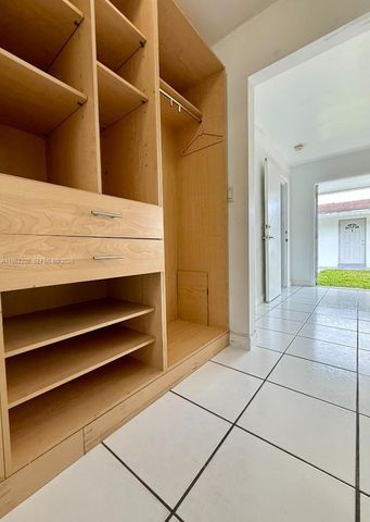 823 NE 10th St 3, Hallandale Beach, FL 33009