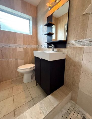 823 NE 10th St 3, Hallandale Beach, FL 33009