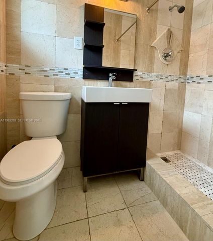 823 NE 10th St 3, Hallandale Beach, FL 33009