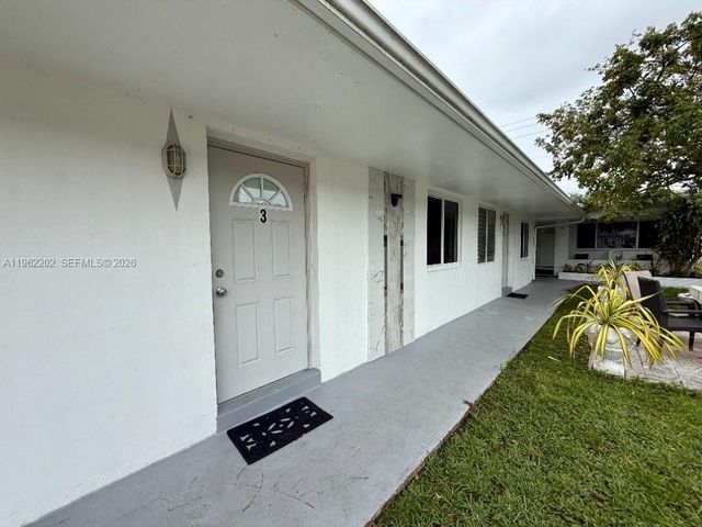 823 NE 10th St 3, Hallandale Beach, FL 33009