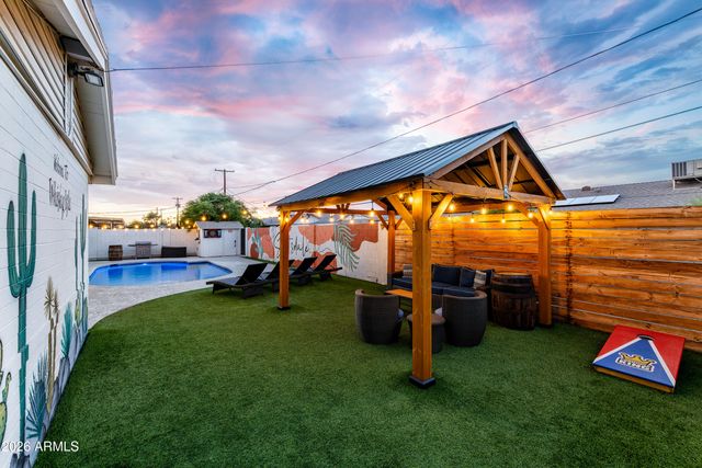 7302 E PORTLAND Street, Scottsdale, AZ 85257