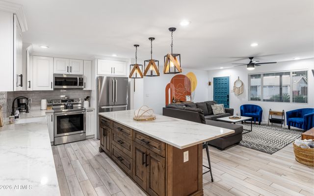 7302 E PORTLAND Street, Scottsdale, AZ 85257