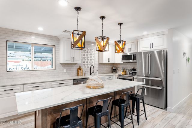 7302 E PORTLAND Street, Scottsdale, AZ 85257