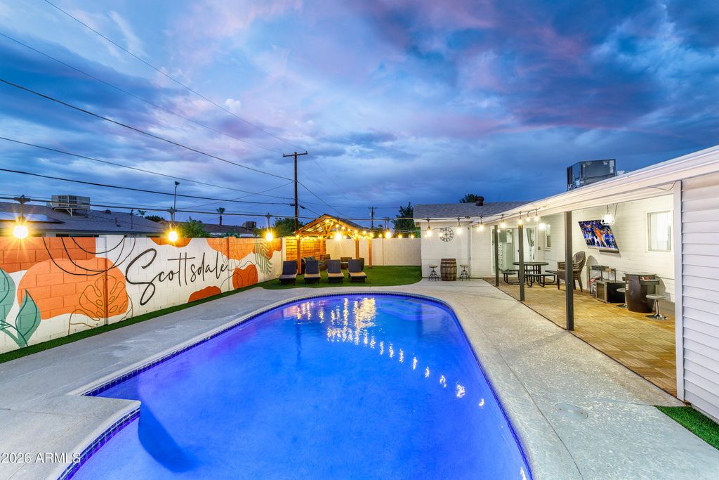 7302 E PORTLAND Street, Scottsdale, AZ 85257