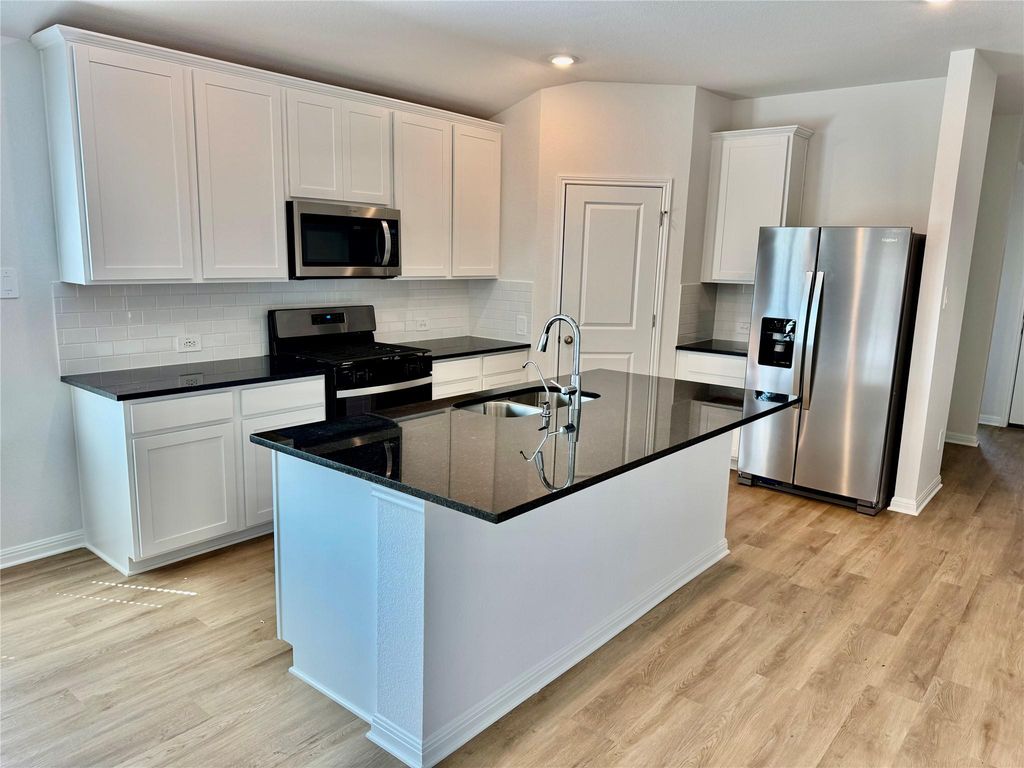 103 Osprey Chain, Cedar Creek, TX 78612