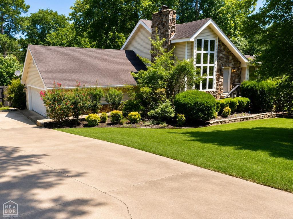 1804 Deerwood Drive, Jonesboro, AR 72404