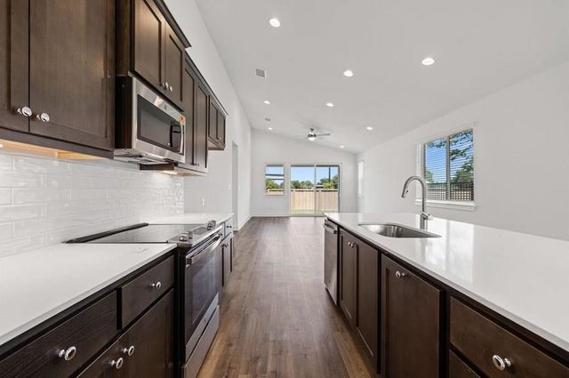 3813 Mesquite Valley RD, Georgetown, TX 78628