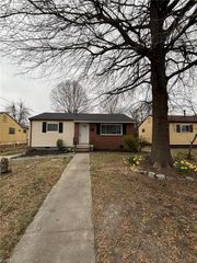 711 Vellines AVE, Chesapeake, VA 23324