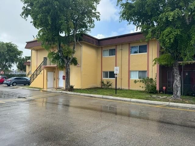 2860 NW 55th Avenue 2D, Lauderhill, FL 33313