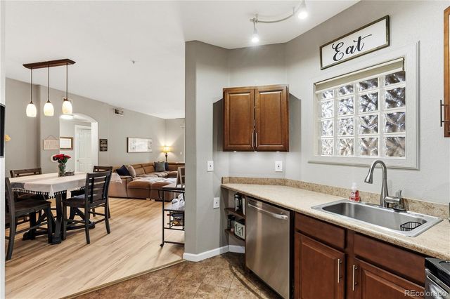 1691 W Canal Circle 1117, Littleton, CO 80120
