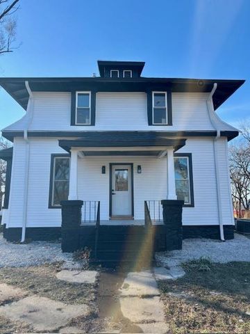 236 S Ash Street, Ottawa, KS 66067