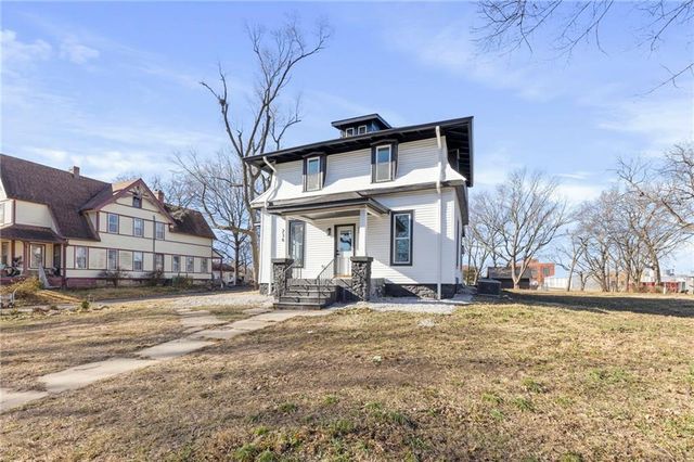 236 S Ash Street, Ottawa, KS 66067
