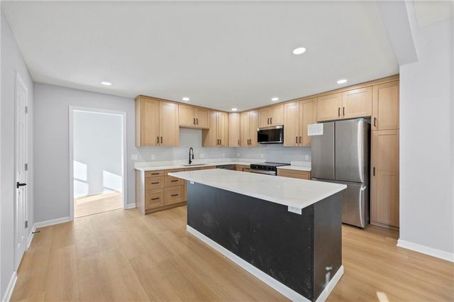 236 S Ash Street, Ottawa, KS 66067