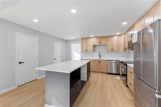 236 S Ash Street, Ottawa, KS 66067