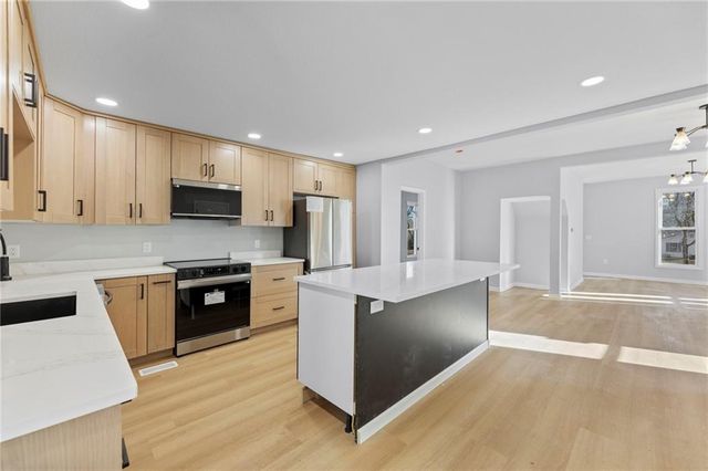 236 S Ash Street, Ottawa, KS 66067