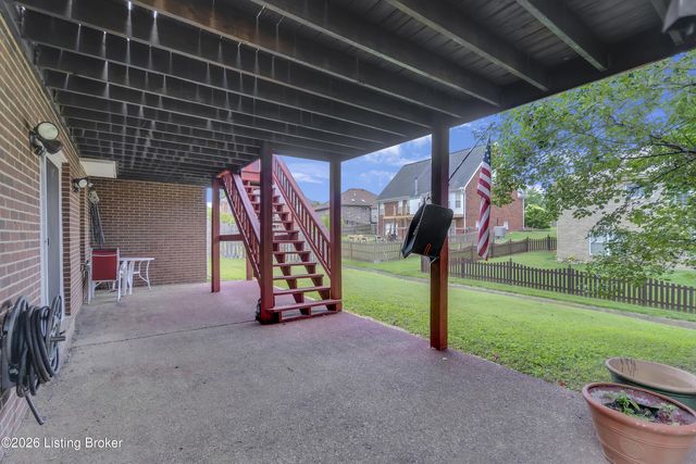6807 Brighton Springs Ln, Louisville, KY 40291