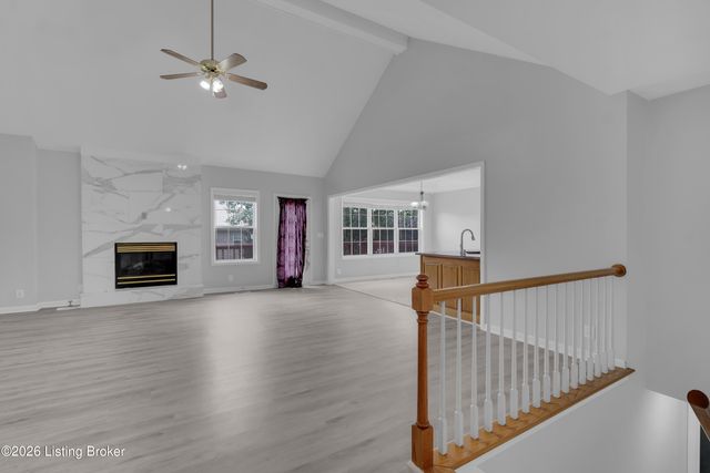6807 Brighton Springs Ln, Louisville, KY 40291