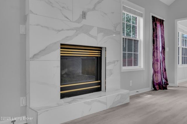 6807 Brighton Springs Ln, Louisville, KY 40291