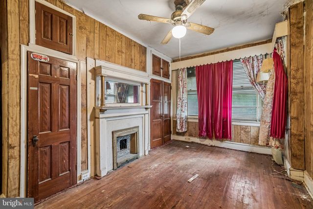 2333 W HAGERT ST, Philadelphia, PA 19132