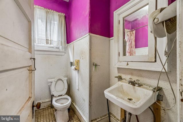2333 W HAGERT ST, Philadelphia, PA 19132