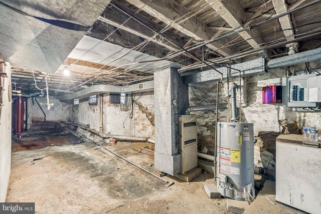 2333 W HAGERT ST, Philadelphia, PA 19132