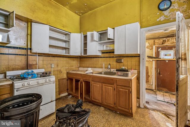 2333 W HAGERT ST, Philadelphia, PA 19132