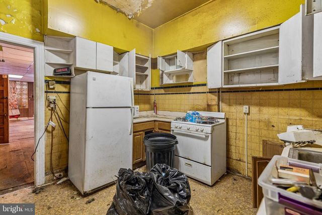 2333 W HAGERT ST, Philadelphia, PA 19132