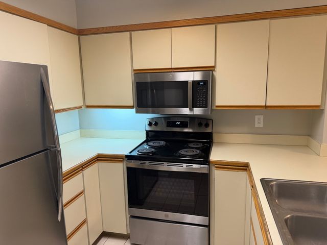 15 Mallard 15, Walpole, MA 02081