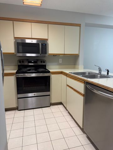15 Mallard 15, Walpole, MA 02081