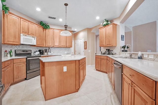 8344 BOWDEN WAY, Windermere, FL 34786