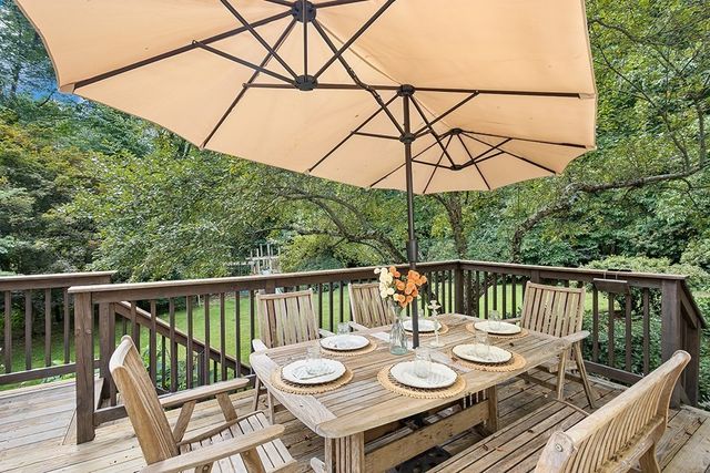 7 Pond St, Hopkinton, MA 01748