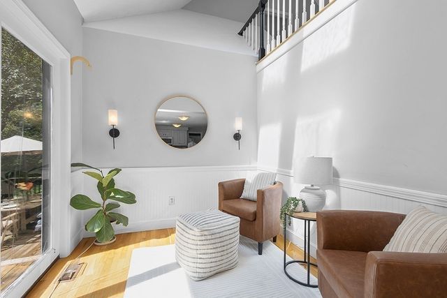 7 Pond St, Hopkinton, MA 01748