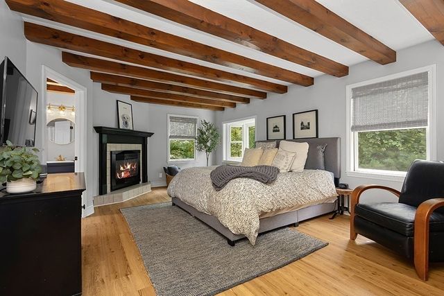 7 Pond St, Hopkinton, MA 01748