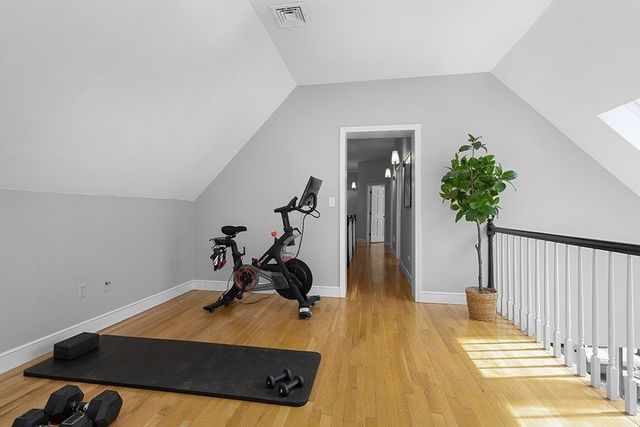 7 Pond St, Hopkinton, MA 01748