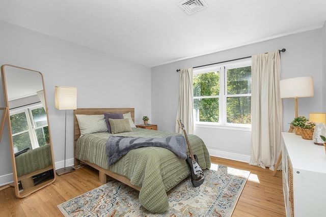 7 Pond St, Hopkinton, MA 01748