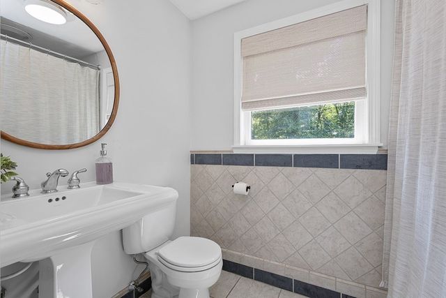 7 Pond St, Hopkinton, MA 01748