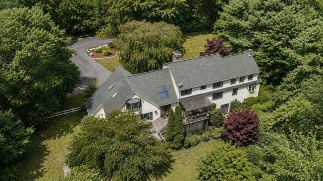 7 Pond St, Hopkinton, MA 01748