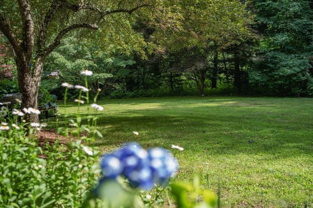 7 Pond St, Hopkinton, MA 01748