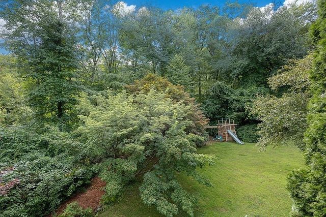 7 Pond St, Hopkinton, MA 01748