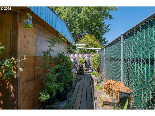 345 14TH Ave Se, Albany, OR 97322
